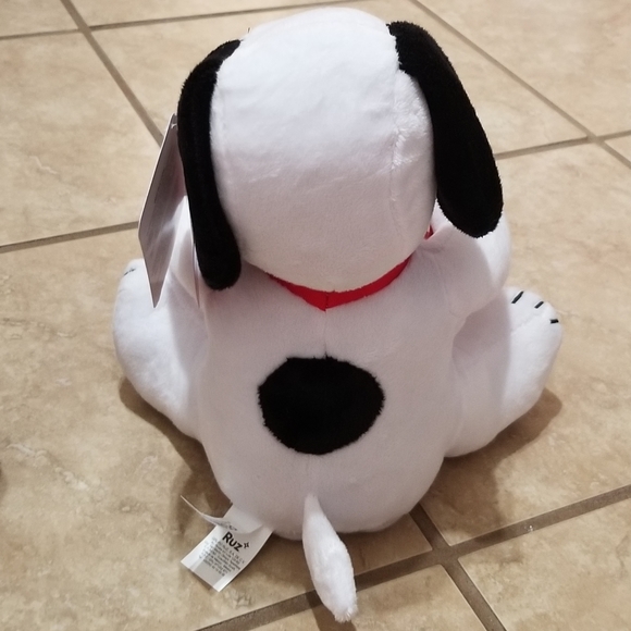 Peanuts Snoopy “Be My Valentine” 10 Inch Animated Plush - Picture 2 of 3